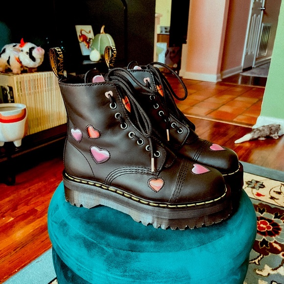 Dr. Martens Sinclair Hearts Platform Boot - Size US women’s 8 - Picture 2 of 5